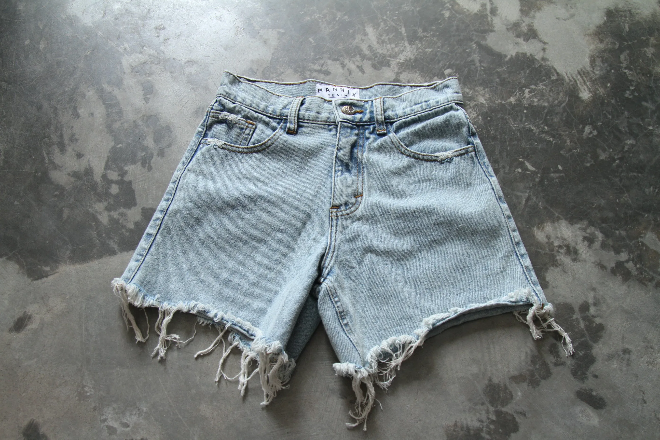 LADIES RELAXED DENIM SHORTS