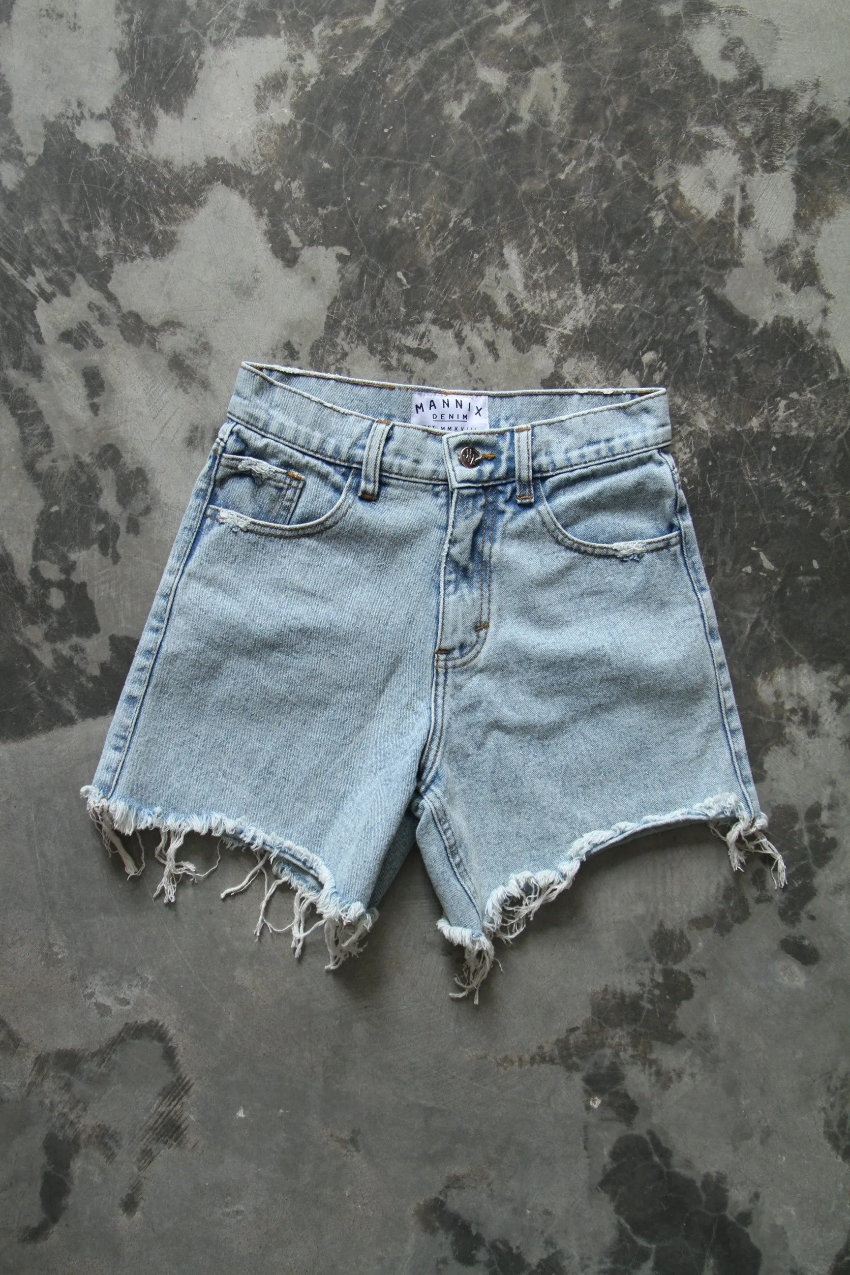 LADIES RELAXED DENIM SHORTS